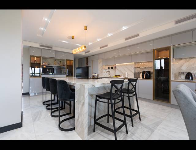 6 BEDROOM GATED ESTATE FOR SALE IN UMHLANGA CENTRAL